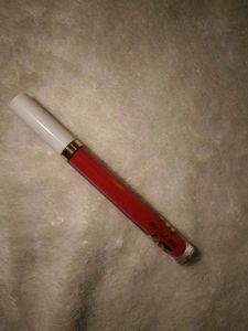 Two Myglamm Lit Liquid Matte Lipstick