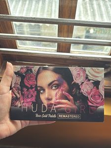 Huda Girl Eyeshadow Palette