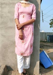 Pink Embroidered Kurta Set 💗🌷