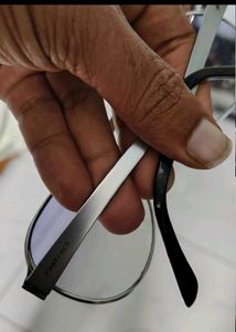 2 Gogs One Is Fastrack, Other Iddee