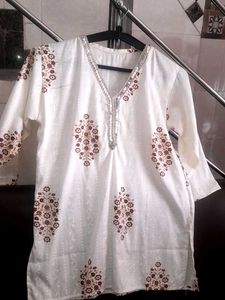 Women Fashionable  White Kurti With Brown Motiffs