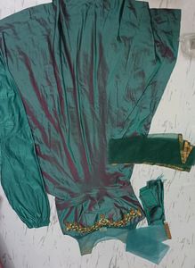 Princess 👑 Green Gown With Dupata Legi Sleeves