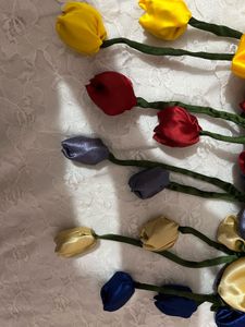 Tulip Scrunchie 🌷