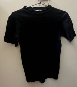 24hr Sale 🔥H&M Black Crop To