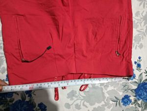 Red Capri Pants 🔥