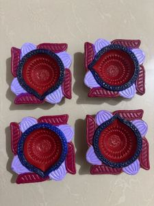 Colourful Diyas Set of 4 pieces.