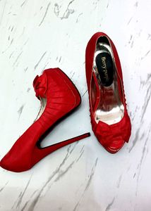 Hot Red Sexy 🔥💋 High Heels Pumps Size 7
