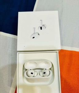 Orignal Apple AirPods with bill (3rd generation)