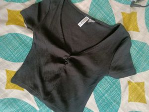 Hnm V Neck Slim Fit Crop Top