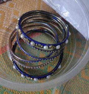 Blue &amp; Pearl Bangle Set