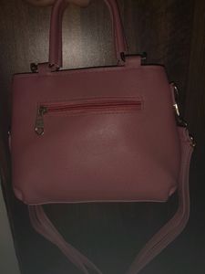 Chic and Elegant Smart Bag Suitable For Everyday