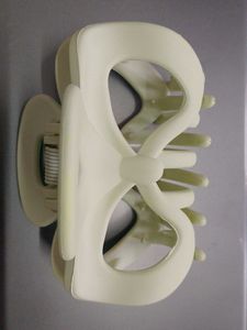 Light Green Hair Claw Clip