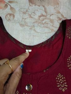 Maroon &amp; Gold Print Kurti ♥️⚡