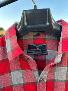 zara red shirt