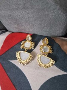 ⚪️White Moon Luxe Earrings⚪️