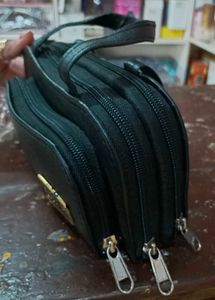 Hnadbag With 3 Zips