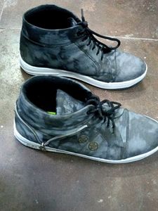 Stylish Gray High-Top Sneakers