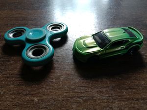 Cool Green Hot Wheel +Smooth Blue Fidget Spinner