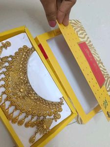 Gold-toned Statement Jewelry Set