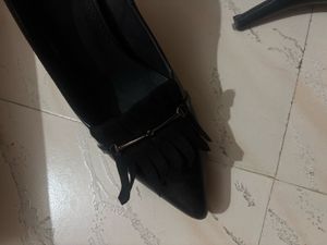 Woods Black Leather Flats