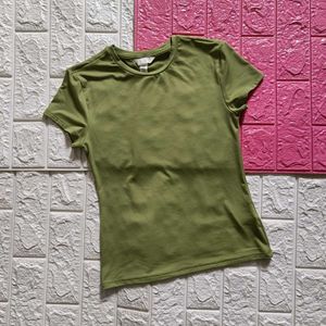 H&M Women fitted Tshirt 💚