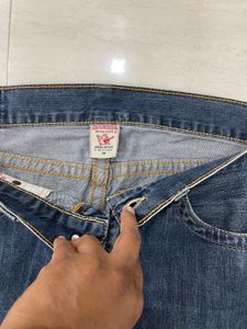 Grab the Grail: Vintage True Religion 👖✨