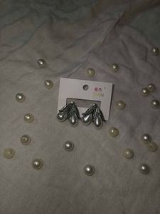 Pearl Drop Earrings
