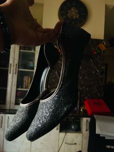 Dazzling Party Heels – Sparkly Finish | Size 7