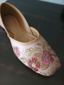 PINK JUTTI LIKE BELLIES