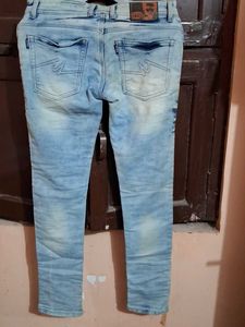 Stylish Light Wash Jeans
