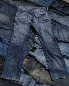 WRANGLER STAIGHT FIT JEANS
