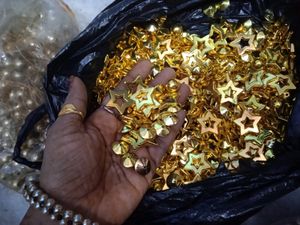 Star Beats Golden Colour For Decoration