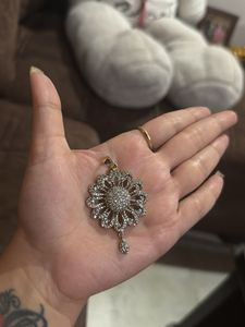 Sparkling Floral Pendant