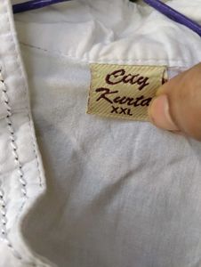 Men&#39;s White Embroided Kurta