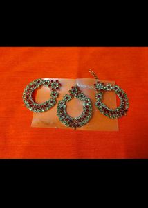 Mang Tika And Earrings