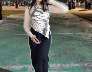 Trendy Graphic Print Long Sleeve Top