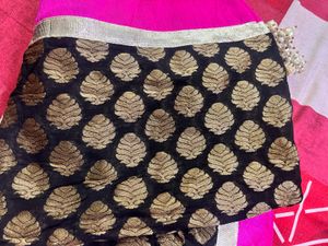 Elegant Black weaving Dupatta with border