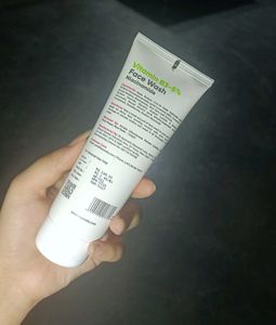 COSIQ Niacinamide Face Wash