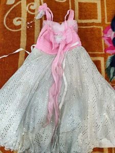 5 years old girl floor touch beautiful gown
