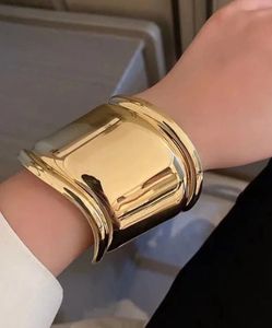 PHOEBE GOLD BRACELET🎀