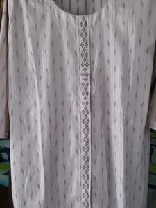 Elegant Pink Kurti with Delicate Details