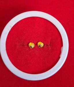 Stud Earrings Gold
