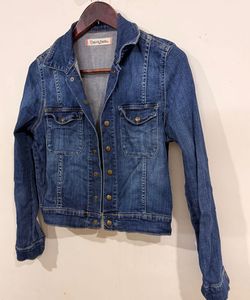 Denim Jacket (Washed blue)