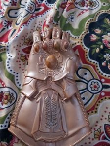 Thanos gauntlet Marvel'