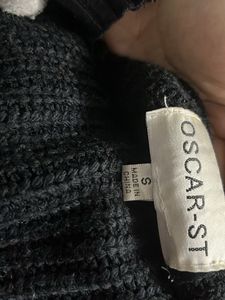 Crop Sweater With Wide Sleeves