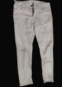 Beige/Off-White Skinny Jeans