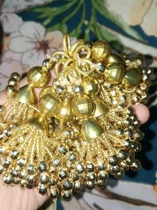 10 Golden Tassels