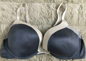 💖 Victoria&#39;s Secret &#34;Fabulous&#34; Plunge Bra 💖