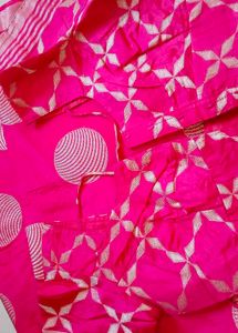 MAGENTA PINK GRAPHIC SAREE