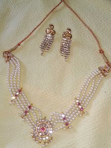 Pearl Necklace Set